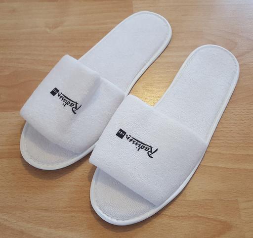 Buy & Sell Surrey Waverley - Photos for White Radisson Towelling Hotel Spa Slippers