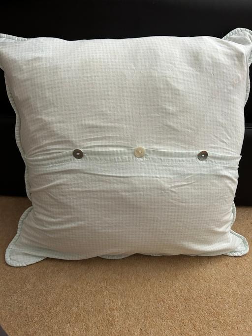 Buy & Sell Hertfordshire Dacorum - Photos for White and green checked cushion