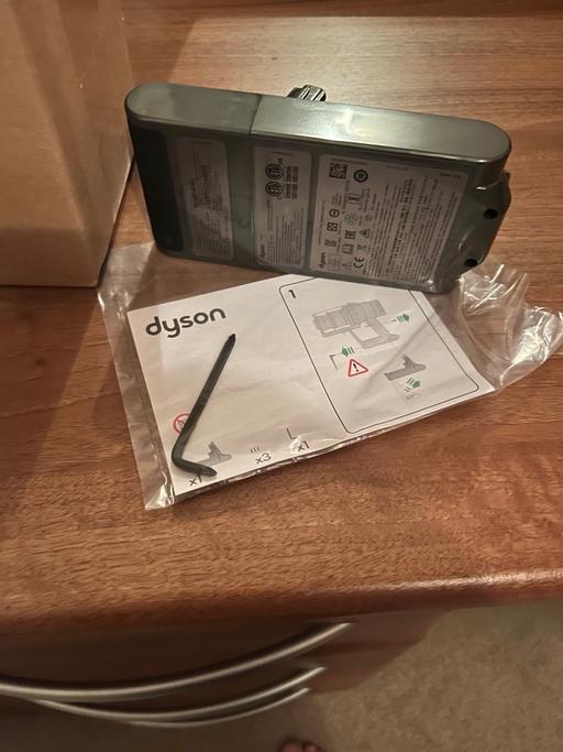 Buy & Sell East London Upton Park - East London - Photos for Dyson battery