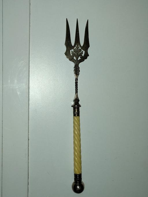 Buy & Sell Essex Southend-on-Sea - Photos for 1 X VINTAGE METAL ART TRIDENT FORK