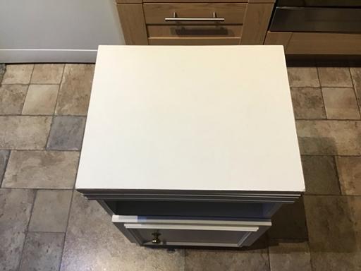 Buy & Sell North London Barnet Gate - Barnet - Photos for White bedside cabinet