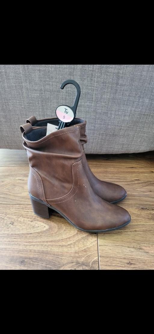 Buy & Sell West Midlands Birmingham - Photos for Ladies Brown Boots Size 5