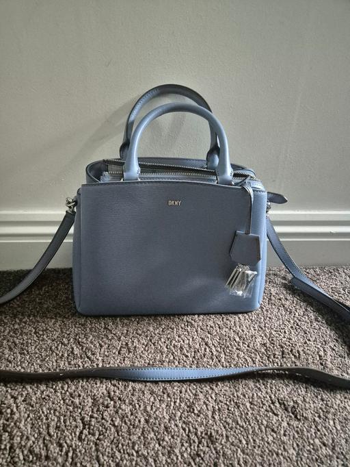 Buy & Sell Reading - Photos for Blue Dkny Bag