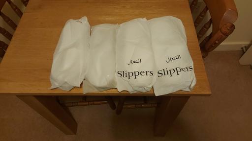 Buy & Sell Surrey Spelthorne - Photos for 4 pairs white slippers