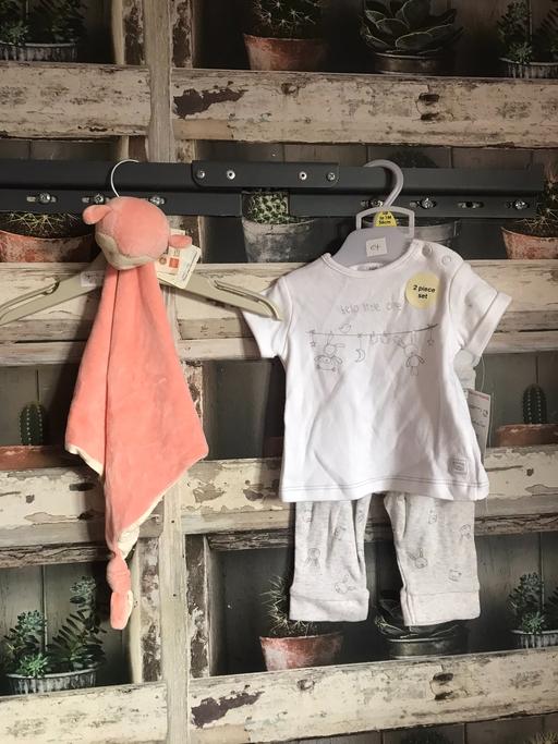 Buy & Sell Northumberland East Hartford - Northumberland - Photos for BOYS CLOTHES AND COMFORTER - NEWBORN