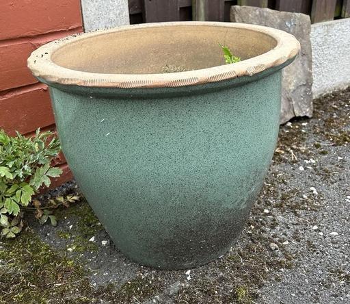 Buy & Sell West Yorkshire Wakefield - Photos for 1 X GREEN/BEIGE GARDEN POT/PLANTER