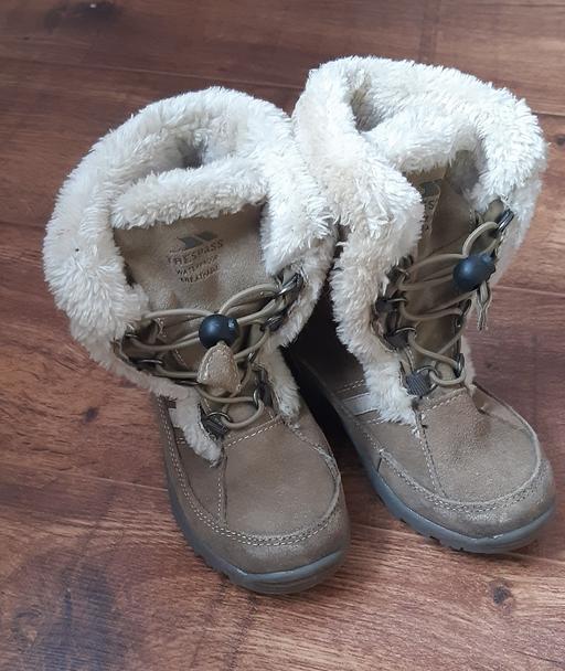 Buy & Sell South West London Colliers Wood - South West London - Photos for Trespass kids winter boots/ shoes, size 10