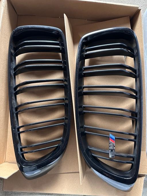 Vehicles West Midlands Walsall - Photos for BMW M3 Kidney Grill