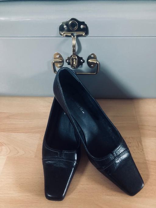 Buy & Sell South Yorkshire Rotherham - Photos for Woman’s Black Court Shoes