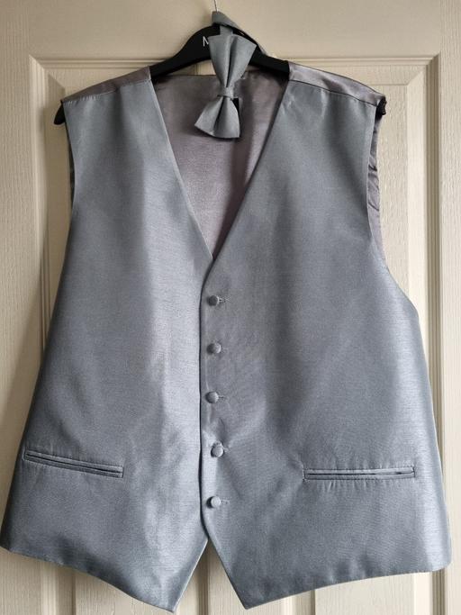 Buy & Sell Bexley Bexleyheath - DA7 - Photos for Men's Waistcoat & Bow Tie XL