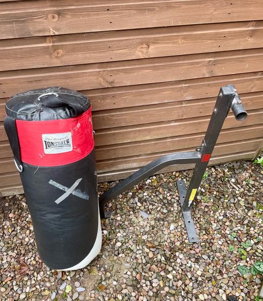 Buy & Sell Worcestershire Wyre Forest - Photos for Lonsdale punch bag and frame