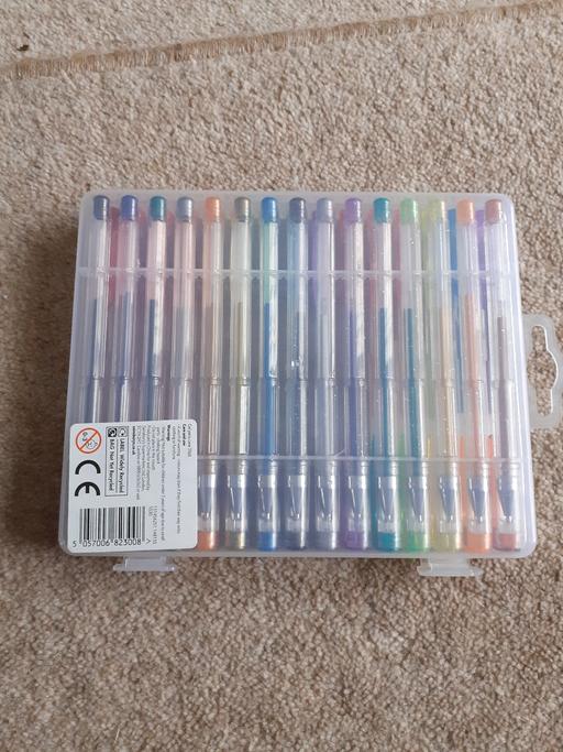 Buy & Sell Hertfordshire Dacorum - Photos for 30 Gel Pens case