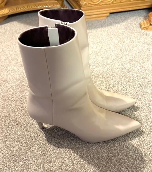 Buy & Sell South West London Fulham Broadway - South West London - Photos for H&M Heeled Mid-calf Boots Size Uk 4