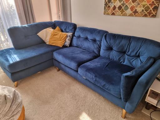 Buy & Sell Surrey Tandridge - Photos for L shaped velvet sofa