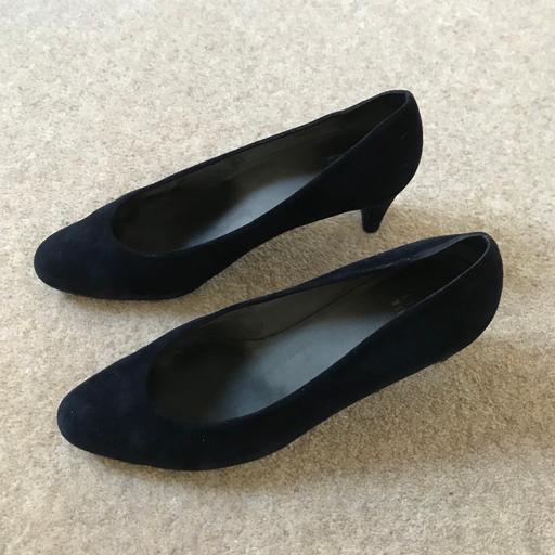 Buy & Sell Kent Ashford - Photos for Stuart Weitzman Suede Court Shoes (size 39)