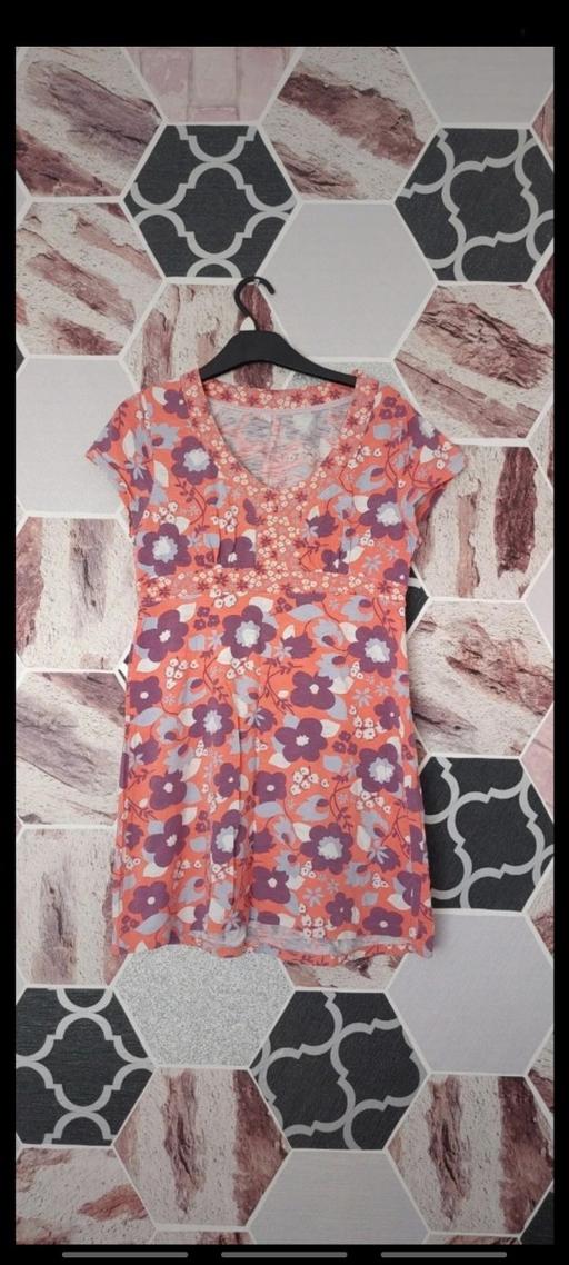 Buy & Sell Swansea - Wales Portmead - Swansea - Photos for Floral print v-neck Long t-shirt / tunic