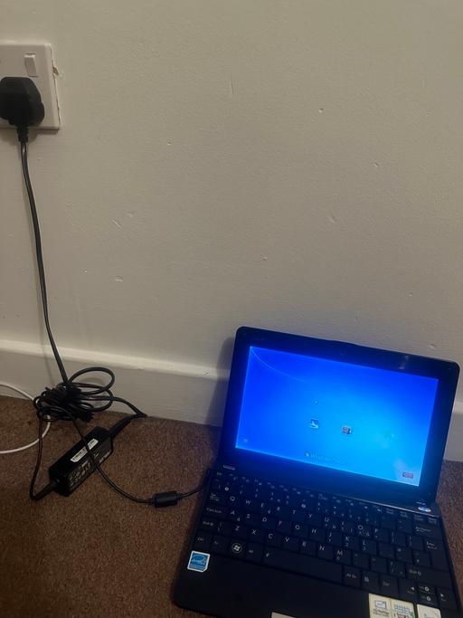 Buy & Sell East London - Photos for ASUS Eee pc netbook