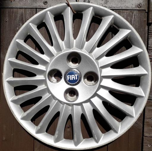 Vehicles Greater Manchester Stockport - Photos for GENUINE FIAT GRANDE PUNTO 15 ins WHEEL TRIM