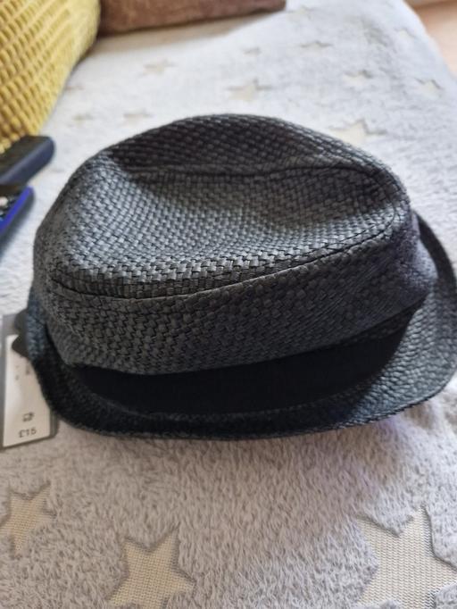 Buy & Sell North West London Harrow - Photos for NEW Hat