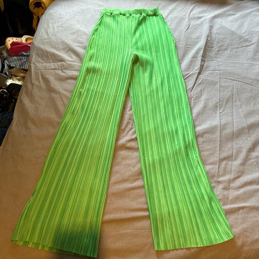 Buy & Sell Warwickshire North Warwickshire - Photos for Prettylittlething green highwaisted trousers