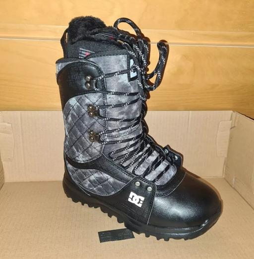 Buy & Sell North West London Harrow - Photos for DC SHOES™ KARMA SNOWBOARD BOOTS WOMEN