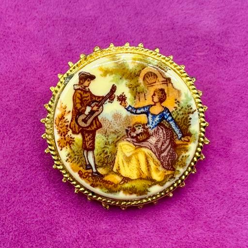 Buy & Sell West Midlands Birmingham - Photos for Vintage Romantic Courting Couple Brooch