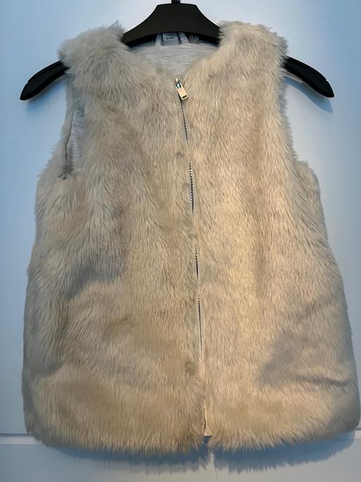 Buy & Sell Greater Manchester Bury - Photos for Faux Fur Gilet TU 7-8 years