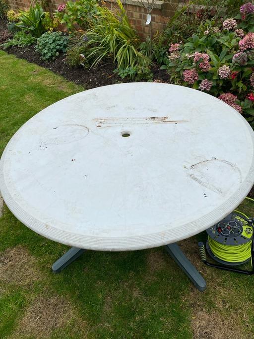 Buy & Sell West London Hillingdon - Photos for FREE FREE. solid round garden table