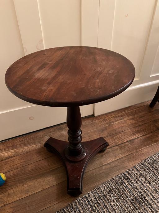 Buy & Sell West Yorkshire Leeds - Photos for Antique round pedestal side table