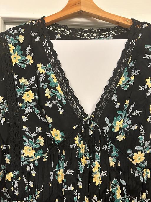 Buy & Sell Barking and Dagenham Rush Green - Barking and Dagenham - Photos for Black floral reclaimed vintage jumpsuit (8)