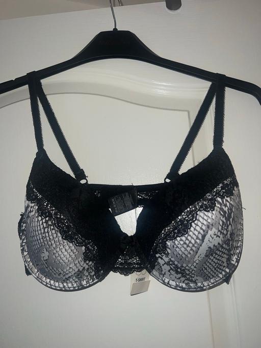 Buy & Sell Merthyr Tydfil - Wales Penydarren - Merthyr Tydfil - Photos for T-shirt bra new