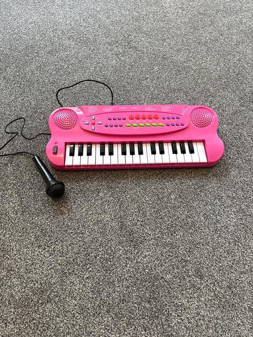 Buy & Sell West Midlands Wolverhampton - Photos for Pink Electronic Keyboard