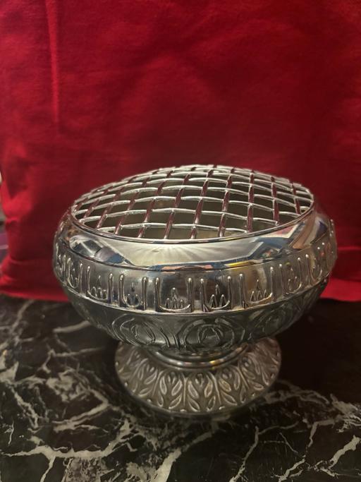 Buy & Sell Kent Maidstone - Photos for Vintage Silver Plated Pedestal Rose Posy bowl