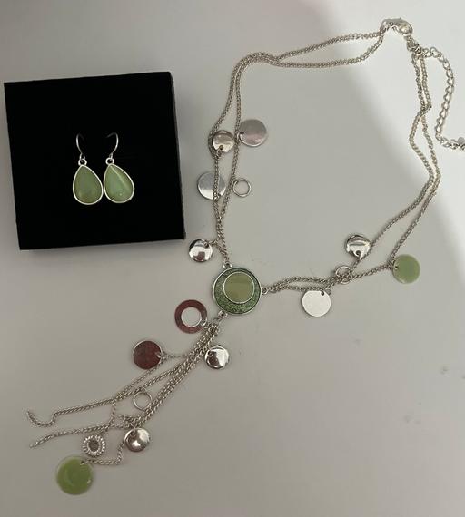 Buy & Sell South East London Grove Park - South East London - Photos for Charming silvery necklace and earrings set