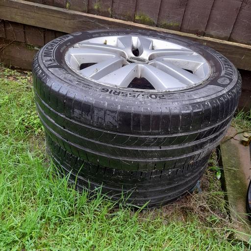 Vehicles Peterborough Stanground - Peterborough - Photos for tyres x2 with alloy trim vauxhall Astra 