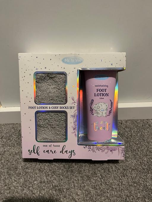 Buy & Sell Somerset Two Ash Hill - Somerset - Photos for Me To You Foot Lotion & Cosy Socks Set