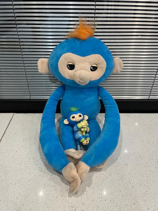 Buy & Sell South East London Albany Park - DA5 - Photos for Fingerlings Hugs monkeys