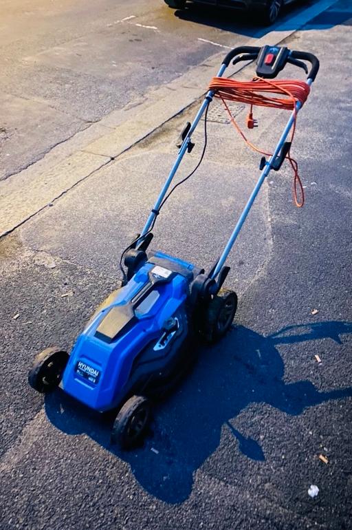 Buy & Sell South East London Croydon - Photos for BARGAIN HYUNDAI ELETRIC LAWNMOWER-DELIVERY AV