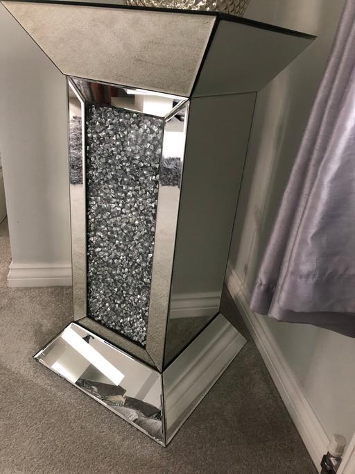 Buy & Sell South Yorkshire Barnsley - Photos for Tall crushed glass mirrored side end table