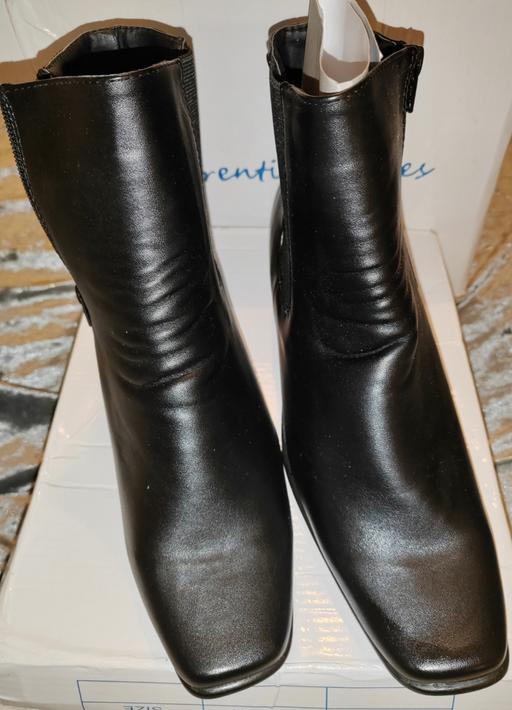 Buy & Sell - Photos for NEW !! Ladies Black Ankle Boots