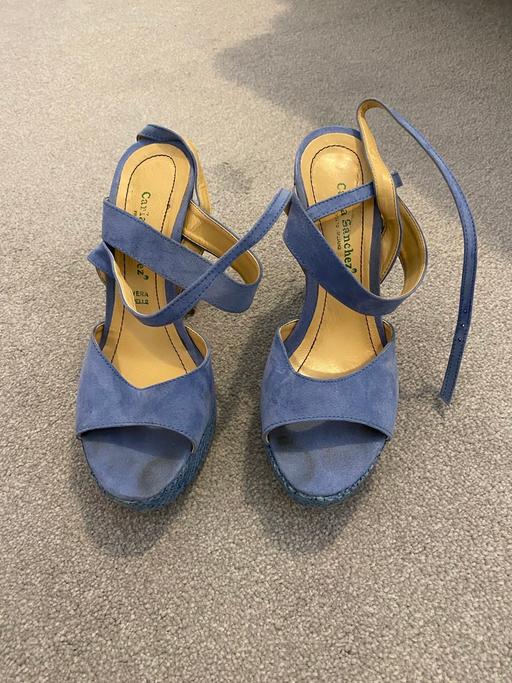 Buy & Sell Surrey Surrey Heath - Photos for Blue heeled sandals