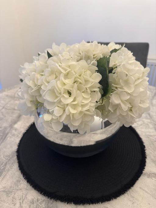 Buy & Sell Merseyside Saint Helens - Photos for Silver vase with white hydrangeas included