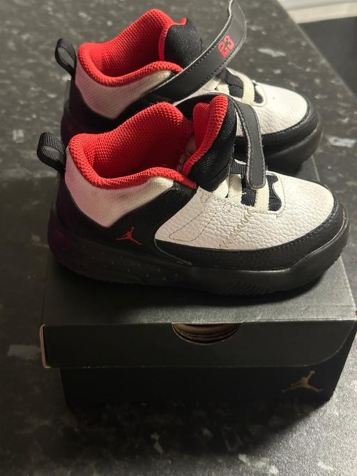 Buy & Sell Kent Maidstone - Photos for Boys Jordan Max Aura 3 UK Size 8.5