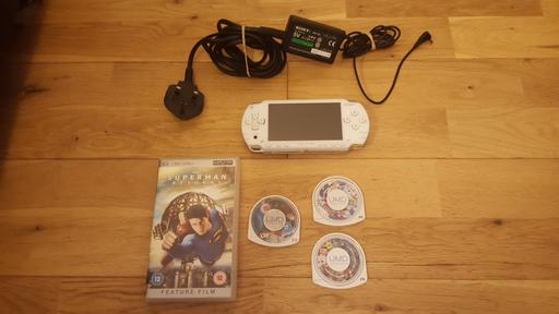 Buy & Sell Shropshire Bridgnorth - WV16 - Photos for WHITE SONY PSP CONSOLE 1003 & GAMES WORKING