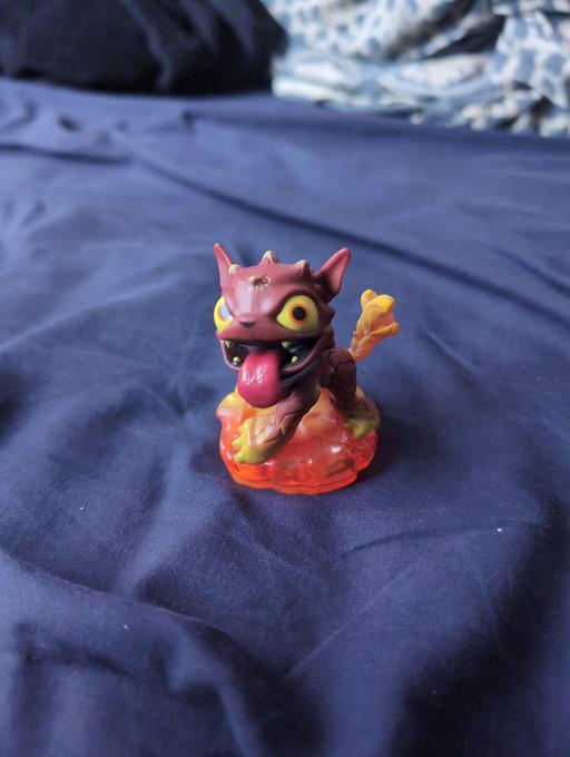 Buy & Sell Caerphilly - Wales Ochrwyth - Caerphilly - Photos for Skylander giants hot dog figure