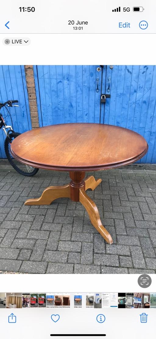 Buy & Sell South West London Earls Court - South West London - Photos for Lovely solid wood table