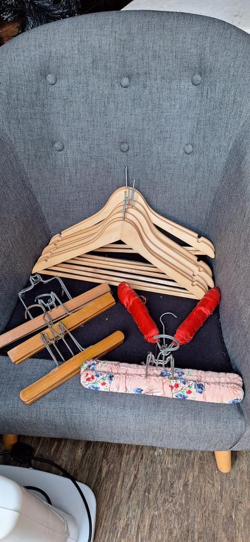 Buy & Sell Hampshire Havant - Photos for Vintage Clothes Hangers X 12