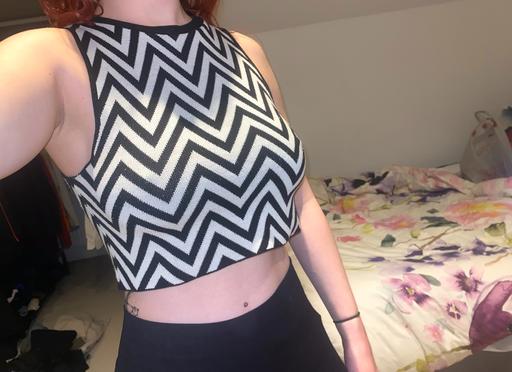 Buy & Sell West Northamptonshire Northampton - NN2 - Photos for Zigzag Pattern Crop Top