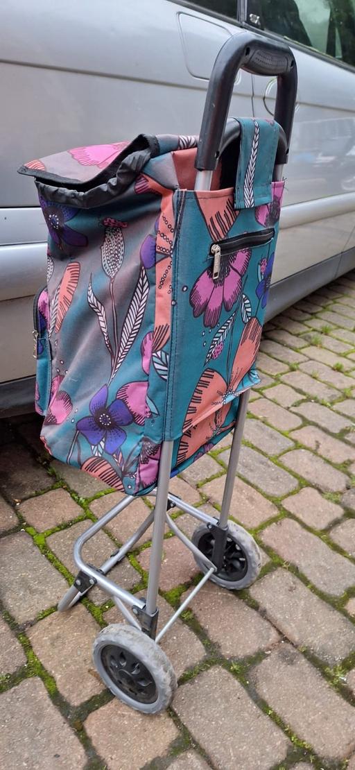 Buy & Sell Hampshire Havant - Photos for Colourful Ladies Canvas Folding Trolley Bag