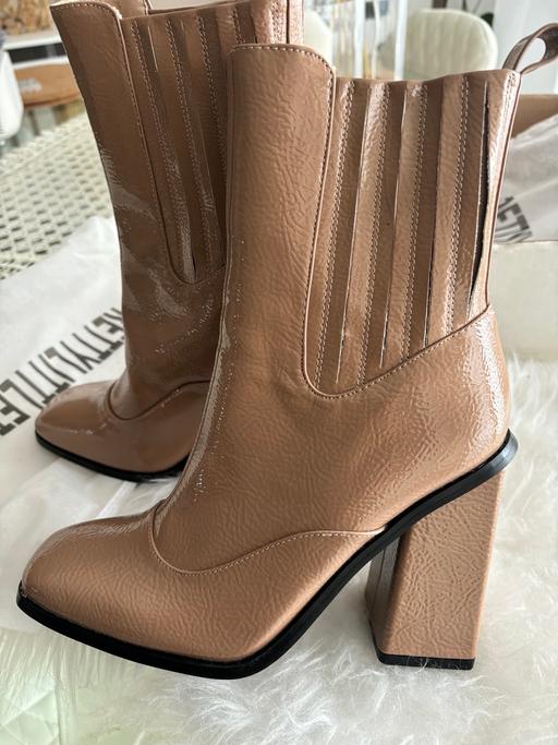 Buy & Sell West London Hounslow - Photos for Pretty little thing beige ankle boots size uk